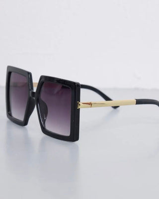 Bella Sunglasses ‘Black/Gold