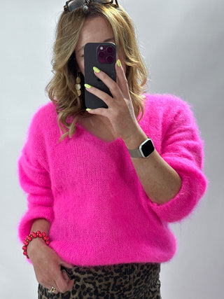 Finola Kid Mohair V-Neck Jumper 'Neon Pink'