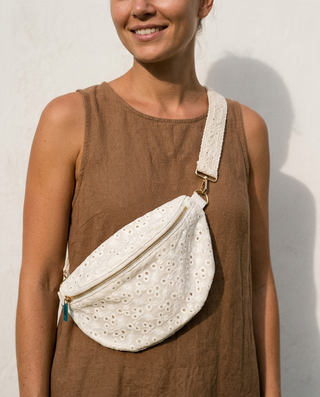 Embroidery Crossbody Bag 'Cream' LIVE
